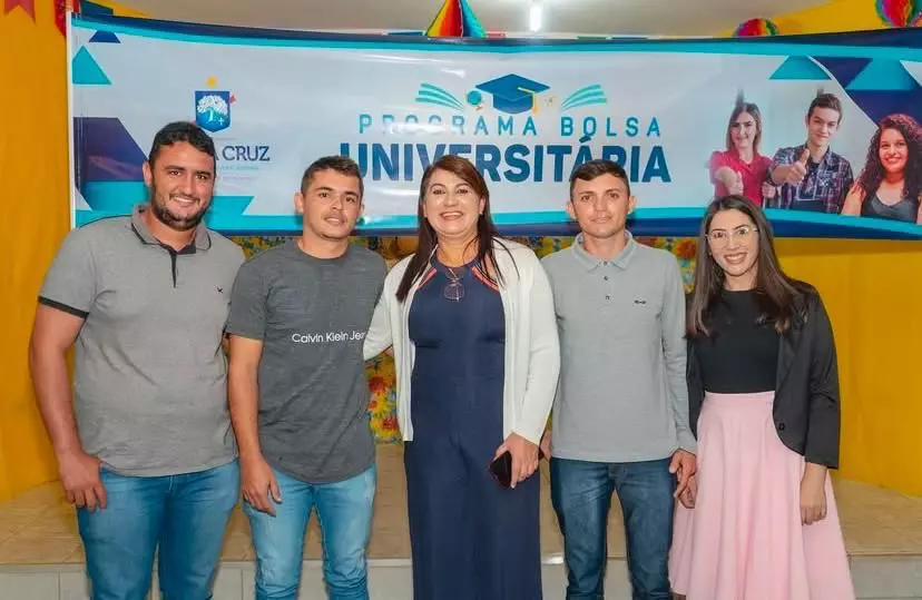 Bolsa Universitária: Eliane Soares celebra continuidade do programa em Santa Cruz, “Uma oportunidade para o futuro”